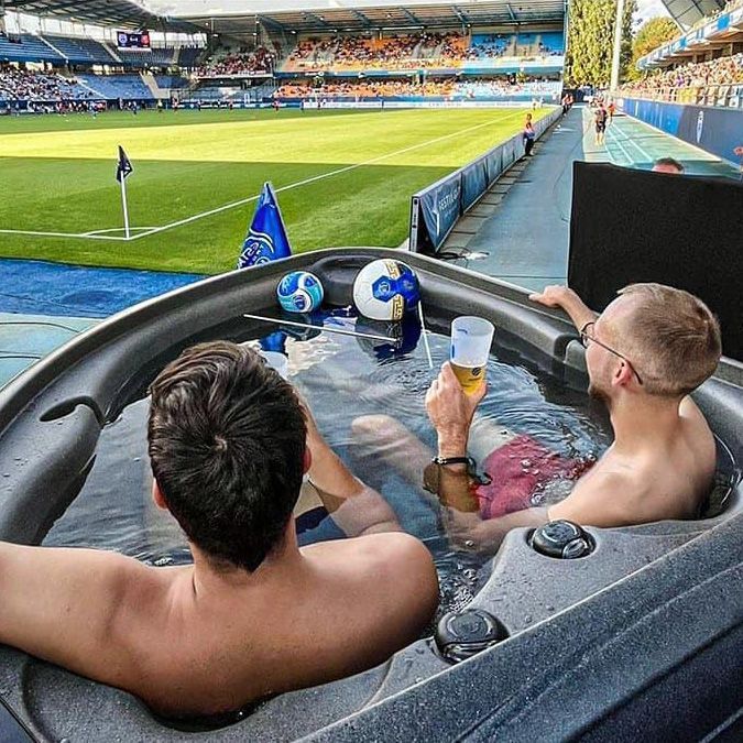 Un spa Ferté Piscines au Stade de l'Aube à Troyes