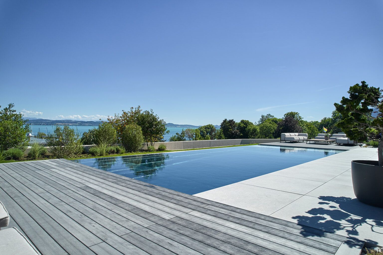 Piscine extérieure en inox