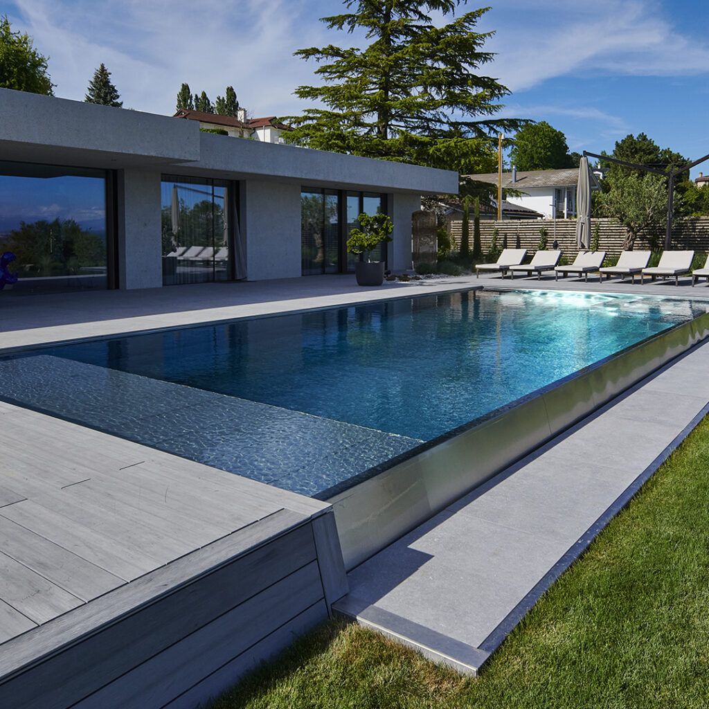 Piscine luxueuse en inox