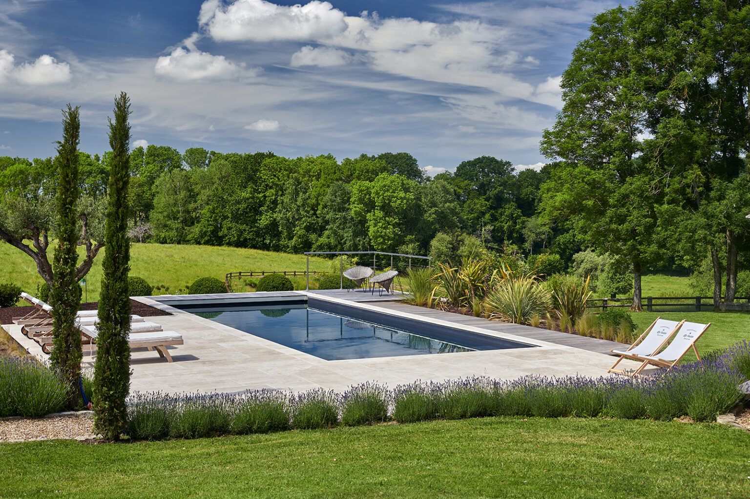 Piscine extérieure de charme