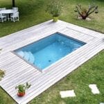 Piscine <10m² avec escalier d'angle quart de rond