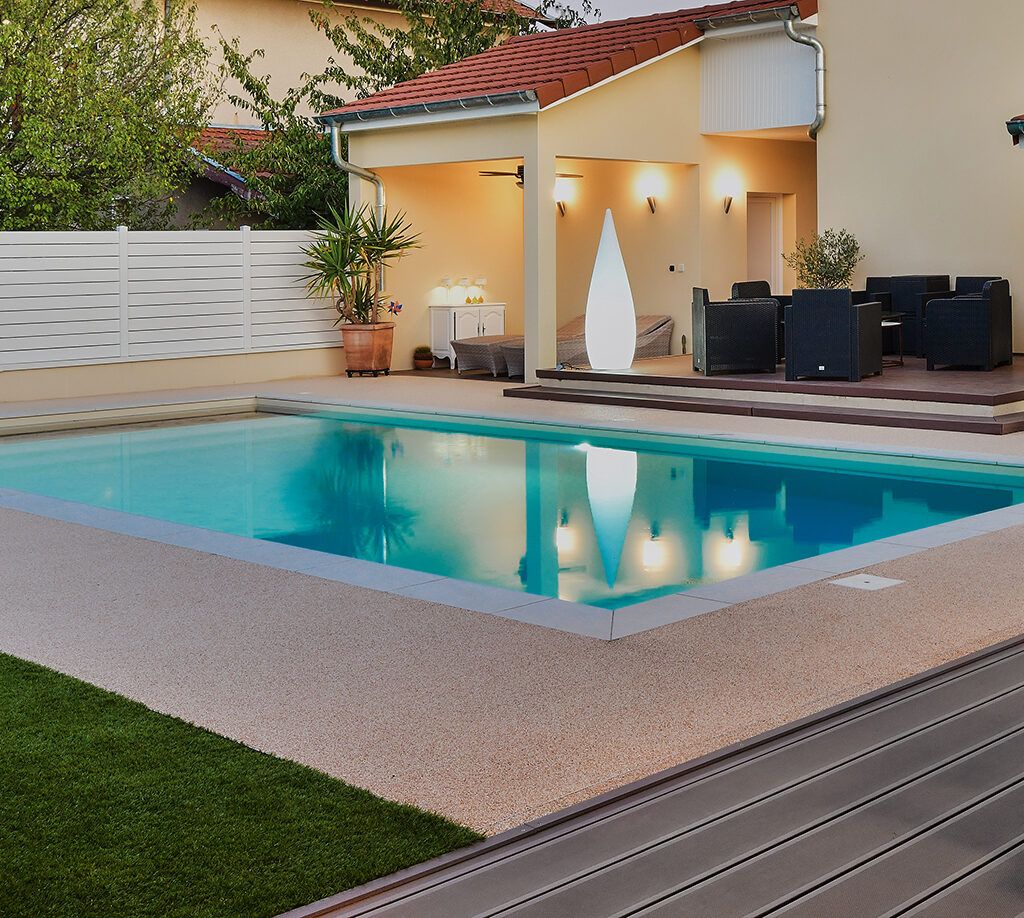 Piscine classique de luxe