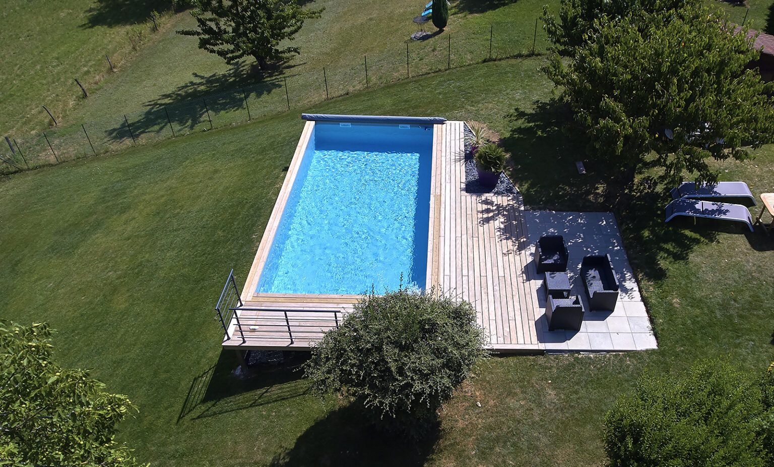 Piscine semi enterrée extérieure