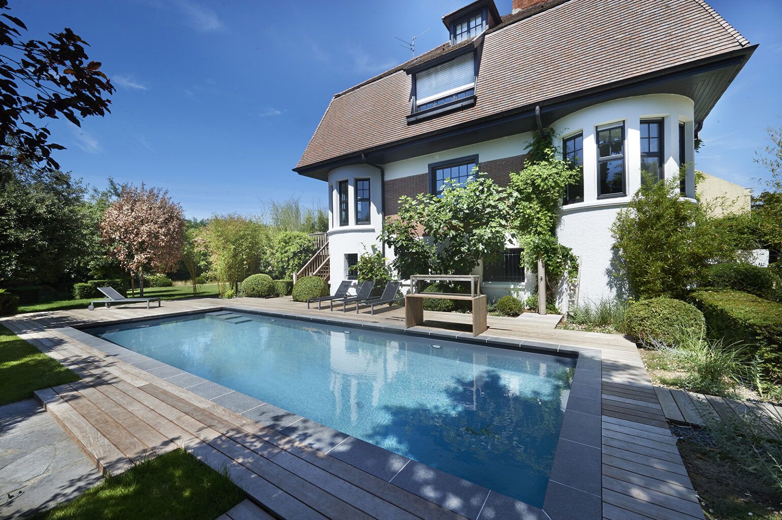 Piscine extérieure de charme