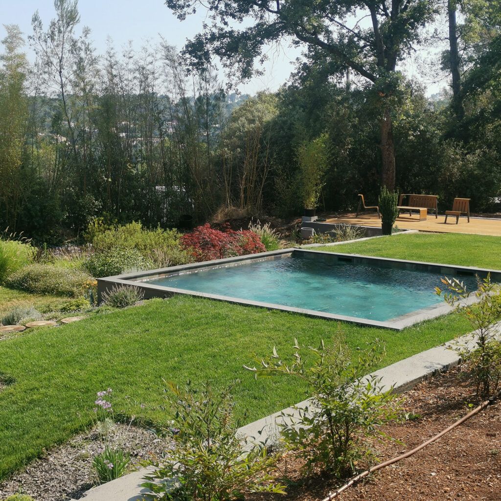 Piscine classique carrée