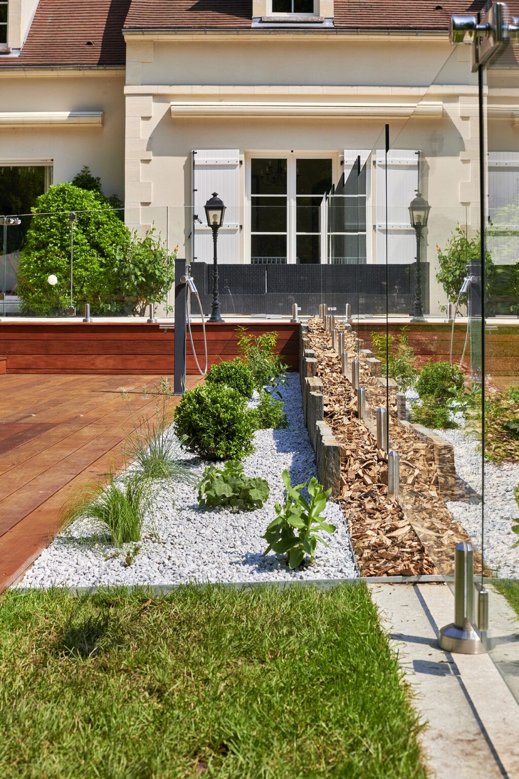 Barrière en verre pour sécuriser une piscine