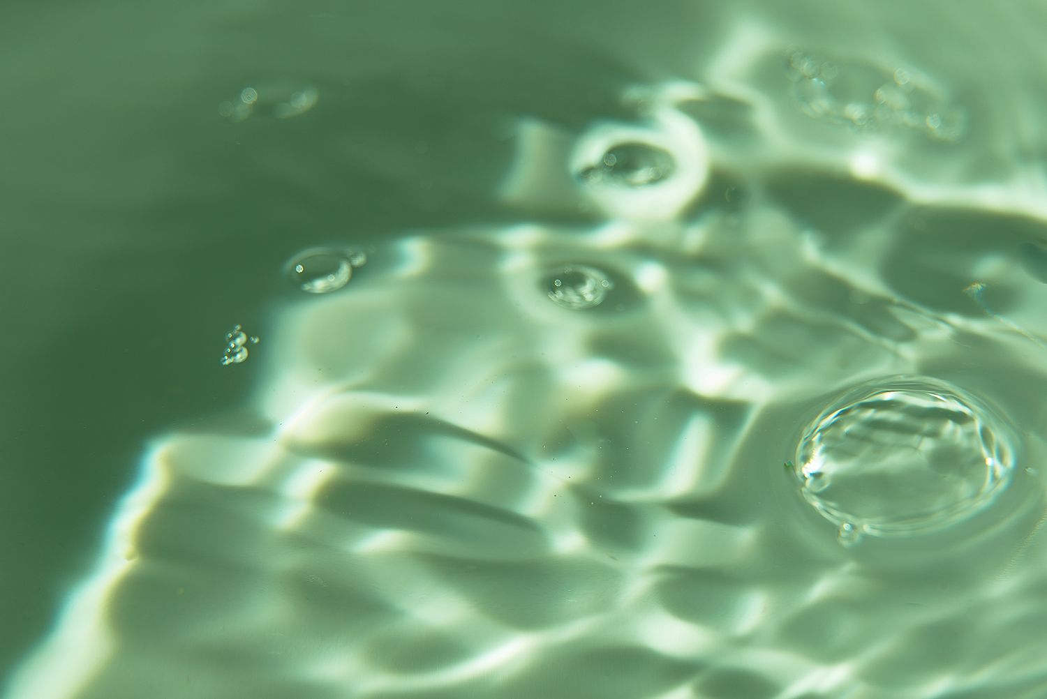 Comment traiter l’eau verte d’un spa ? EuroPiscine