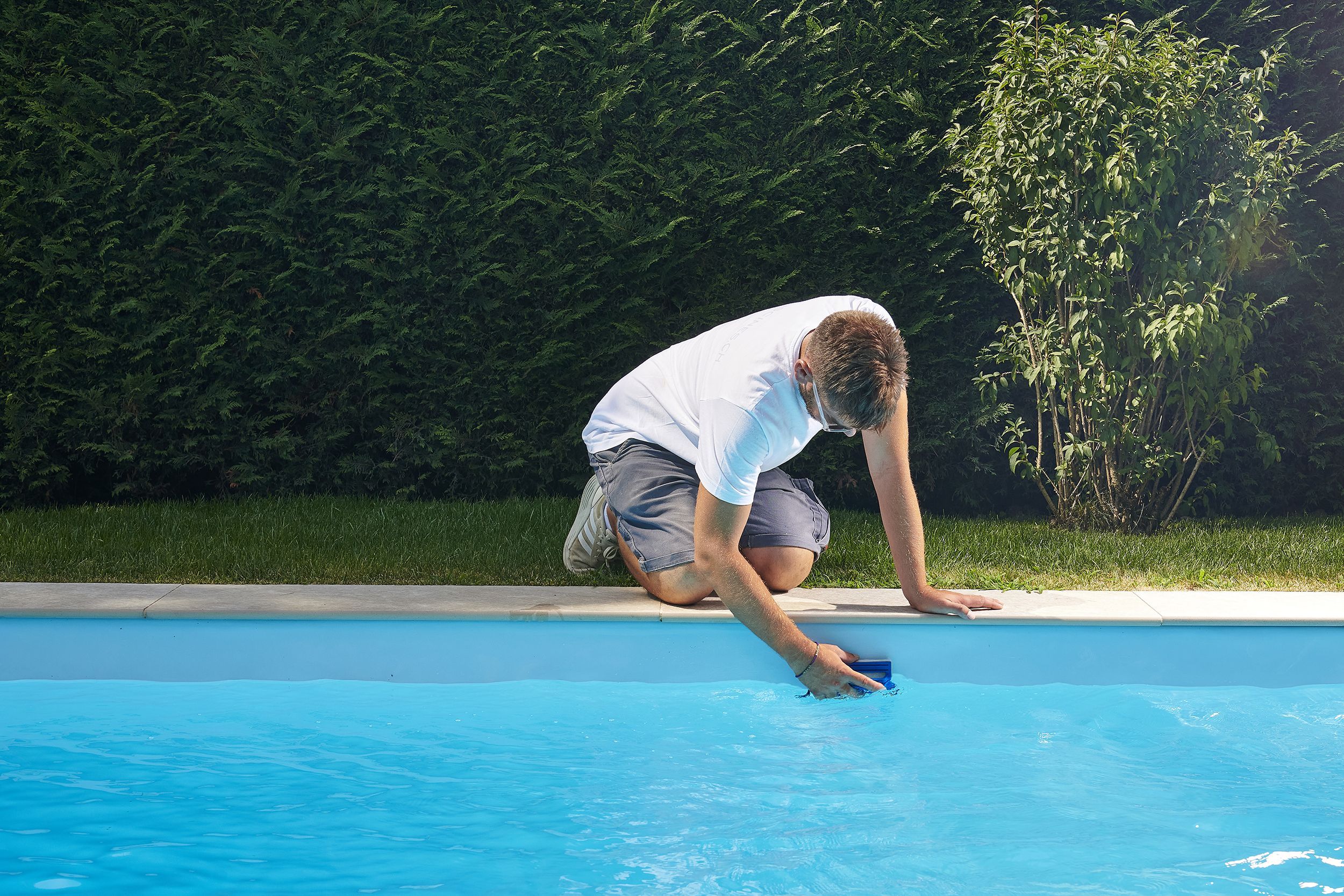 L'entretien de la piscine : le nettoyage de l'eau et du bassin