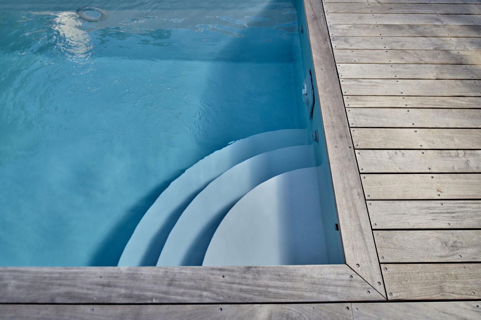 Escalier rond pour piscine avec liner