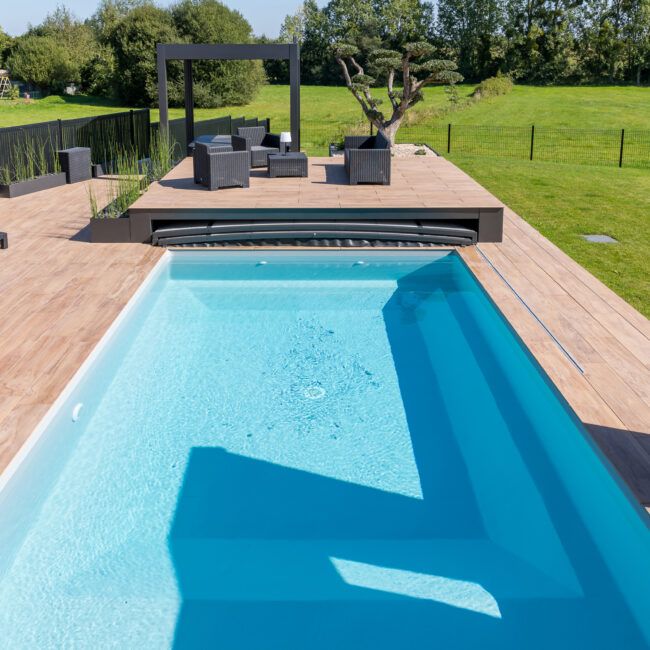 Piscine 8 x 4 m avec abri outdoor EuroPiscine