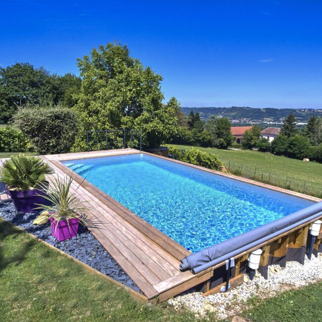 Piscine semi-enterrée