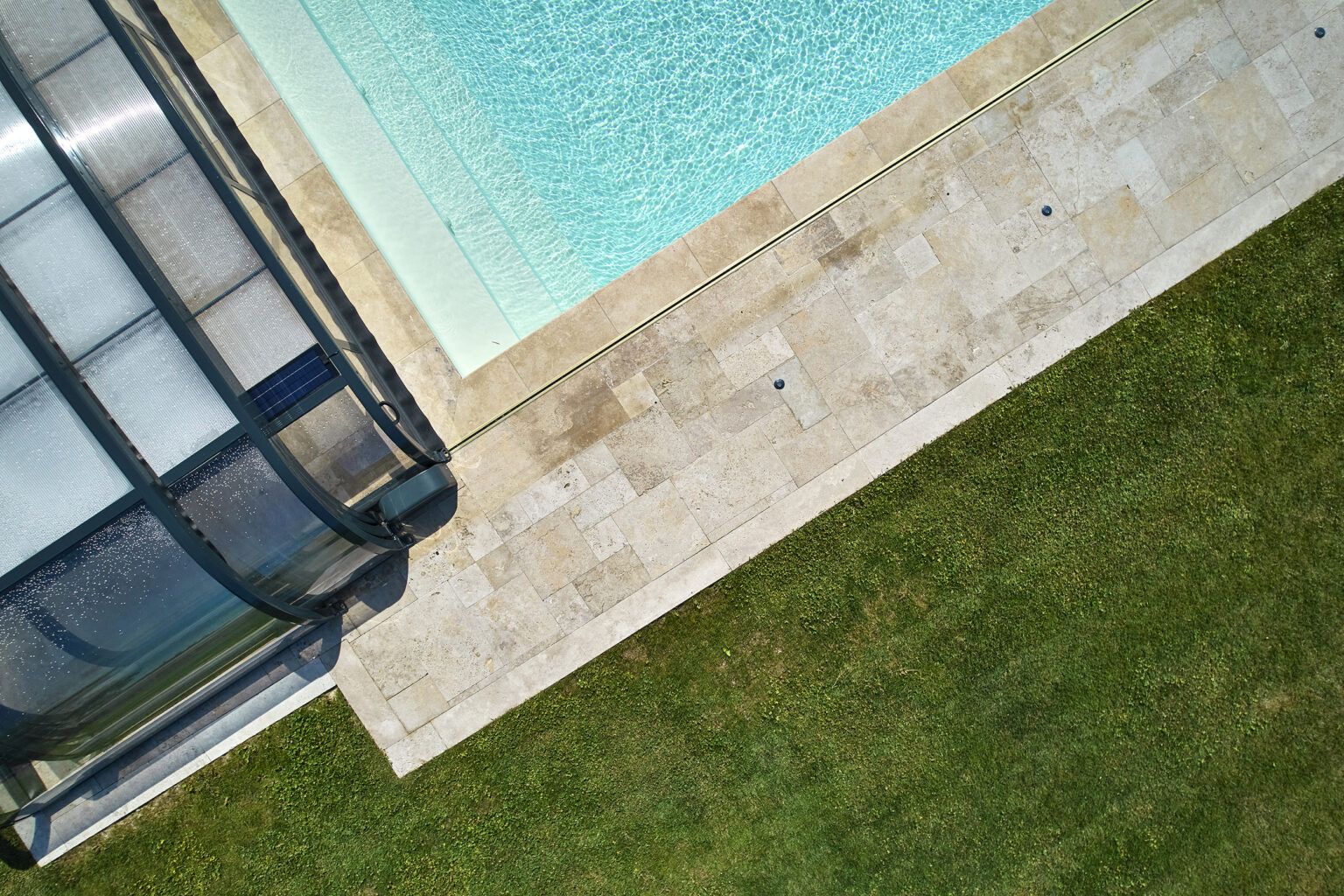 Piscine avec abri motorisé