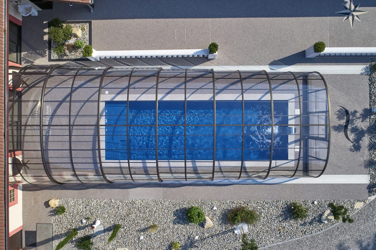 Abri haut avec portes latérales coulissantes