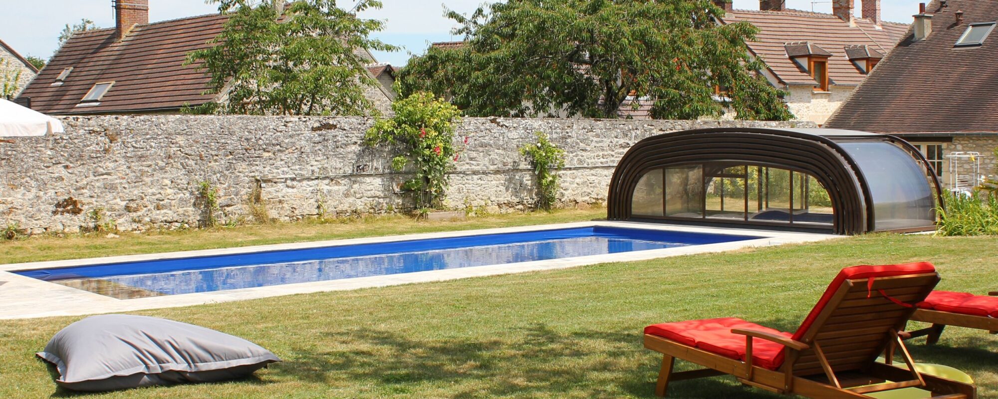 Abri de piscine mi-haut