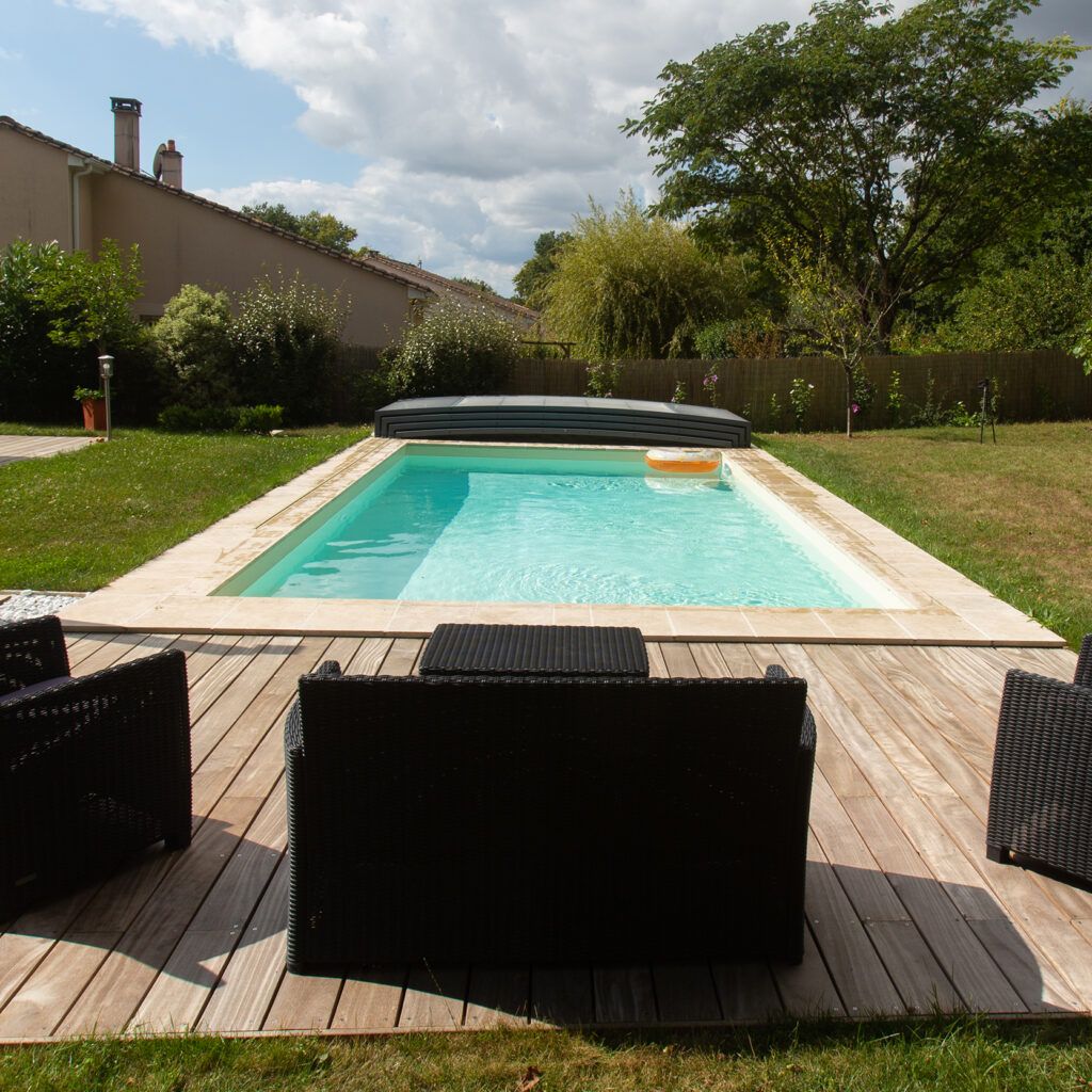 Piscine équipé d’un abri plat EAP