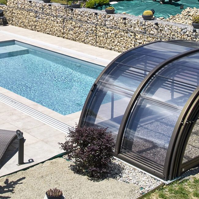 Abri de piscine mi-haut telescopique
