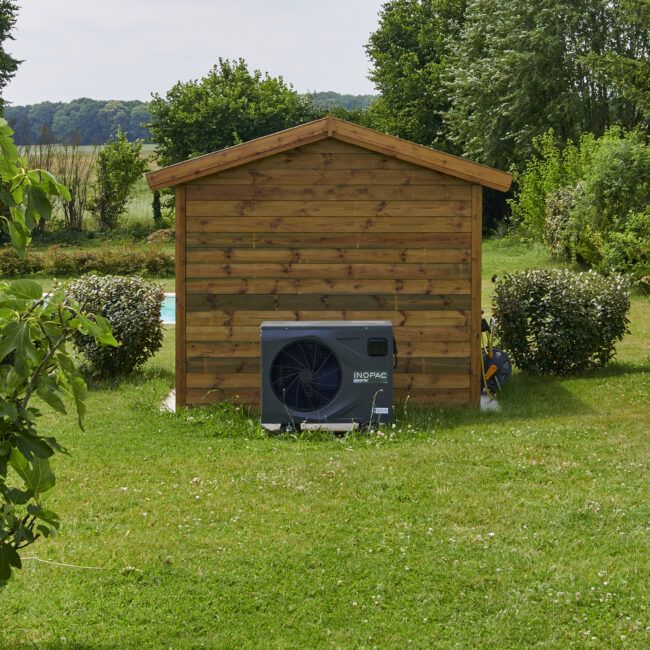 Abri de piscine et pompe à chaleur