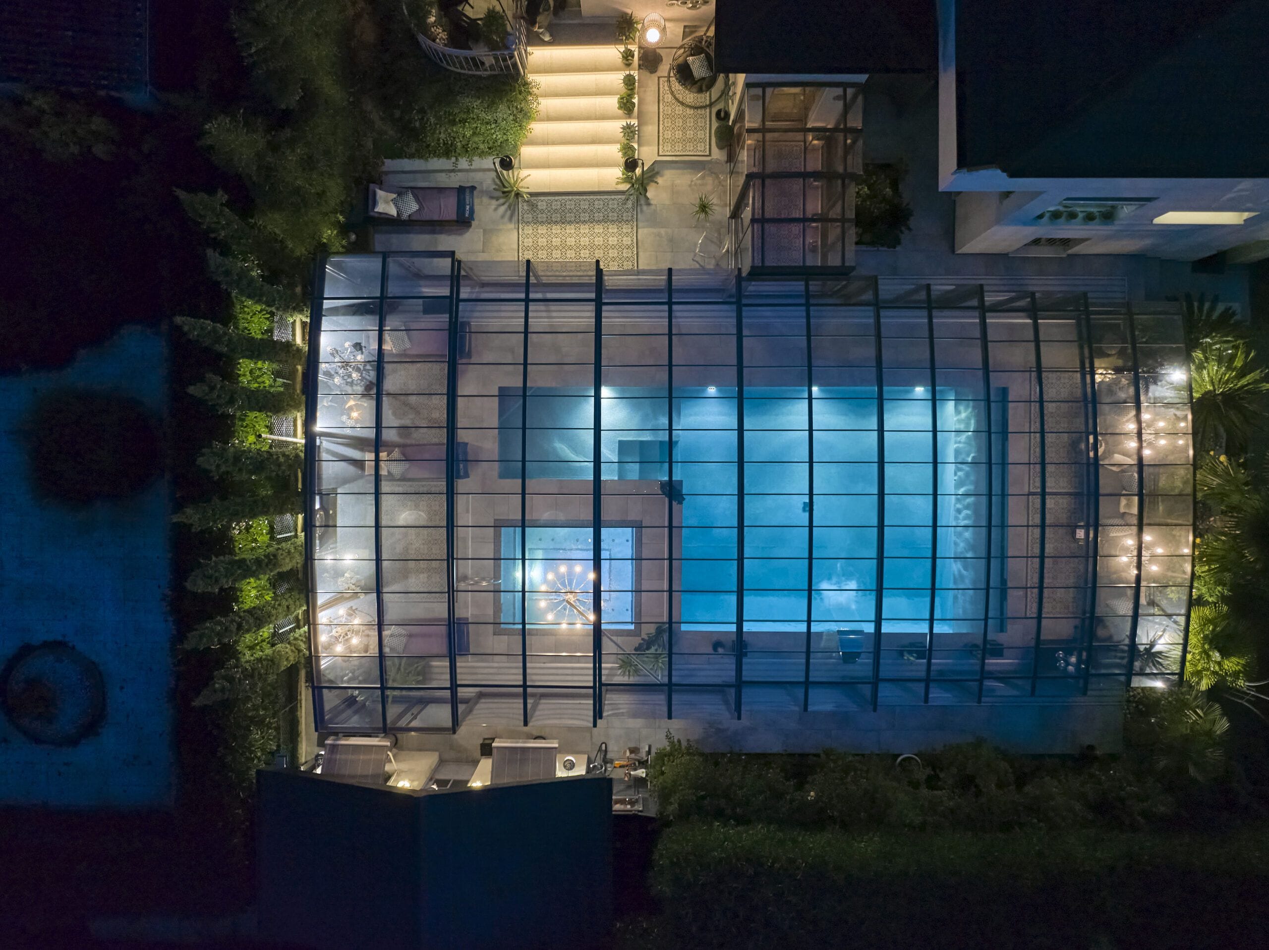 Abri de piscine grandiose conçu sur mesure