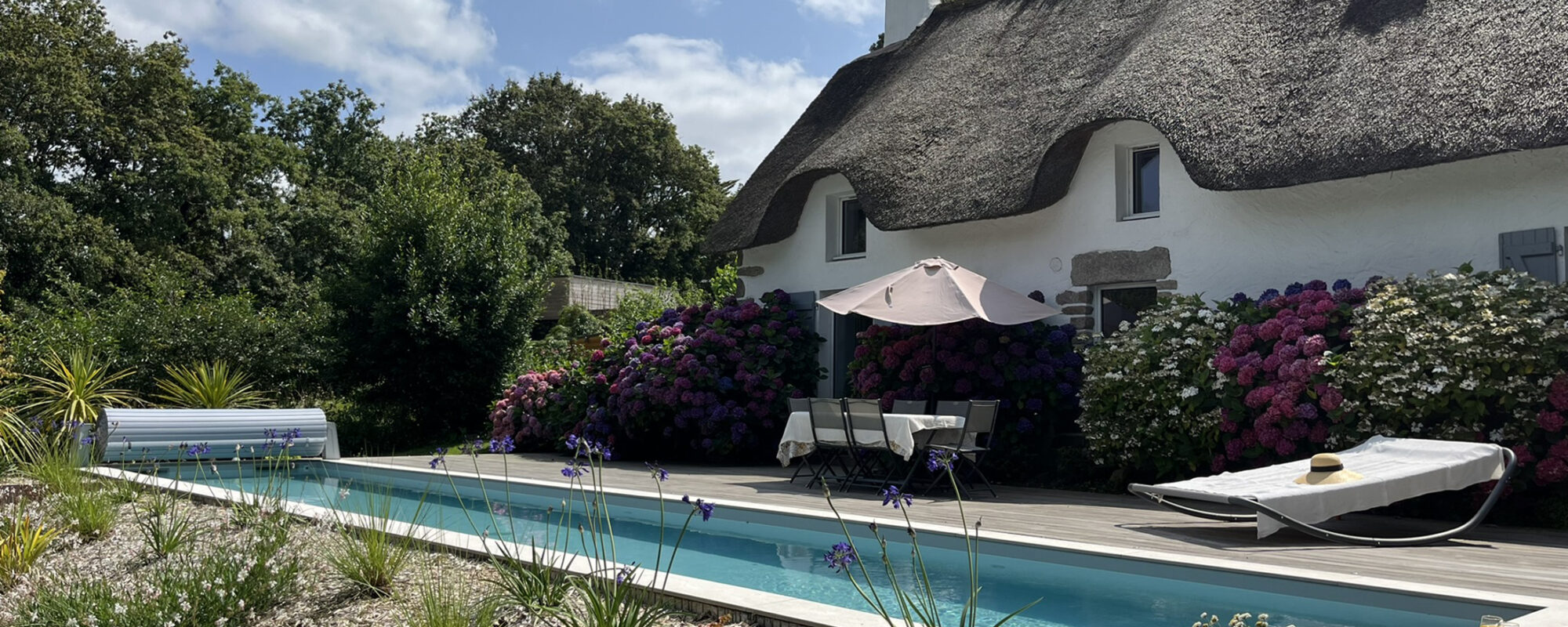 emangement-jardin-oaysager-piscine-margelles-gres-cerame-la-piscine-bauloise