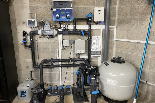 Local technique avec filtration pour piscine