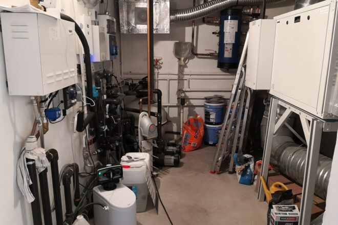 Local technique d'une piscine intérieure avec déshumidification