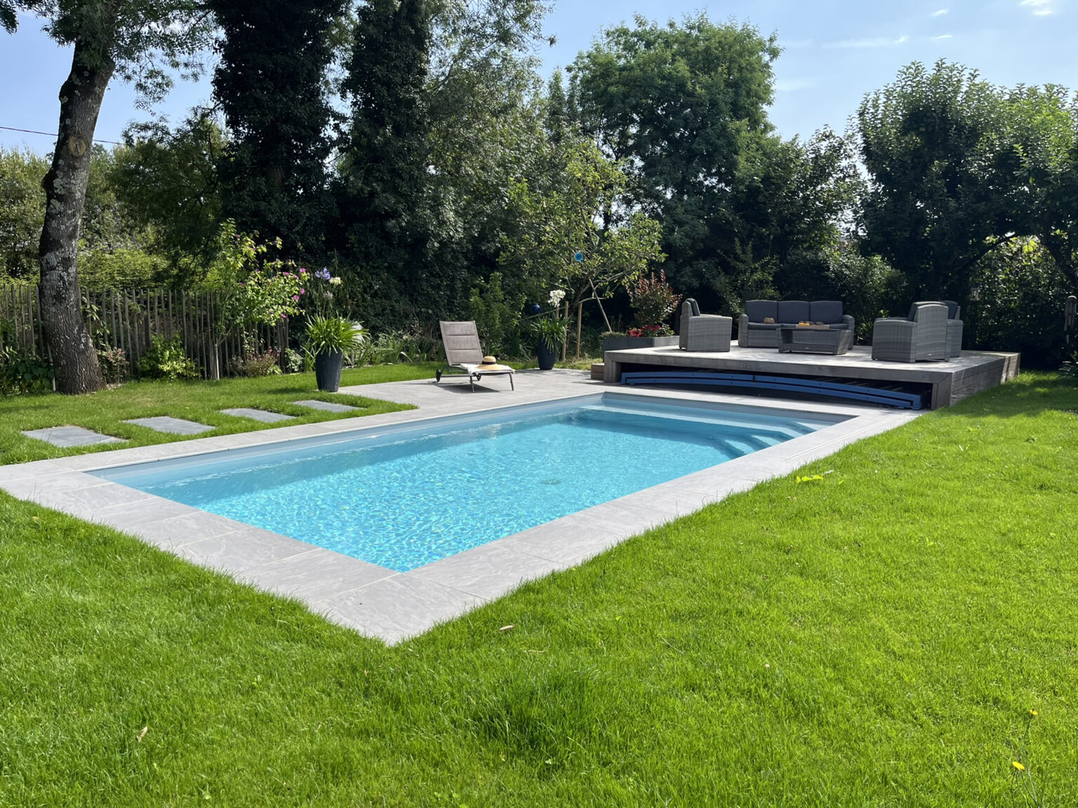 Piscine rectangulaire 3,5x7m avec escalier d'angle banquette