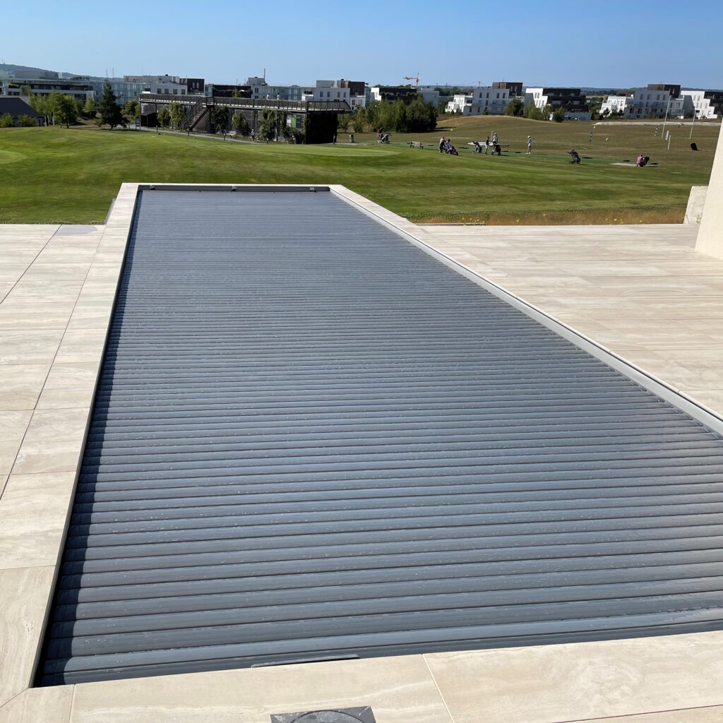 Couverture volet roulant pour piscine