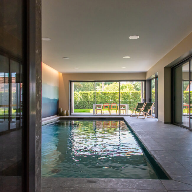 Piscine intérieure