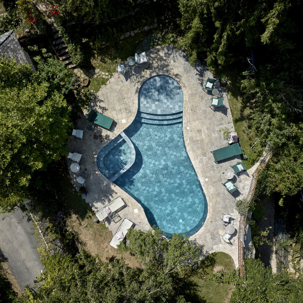 Rénovation Piscine Forme Libre - MB Catusse Piscines & Spas - 2024 1