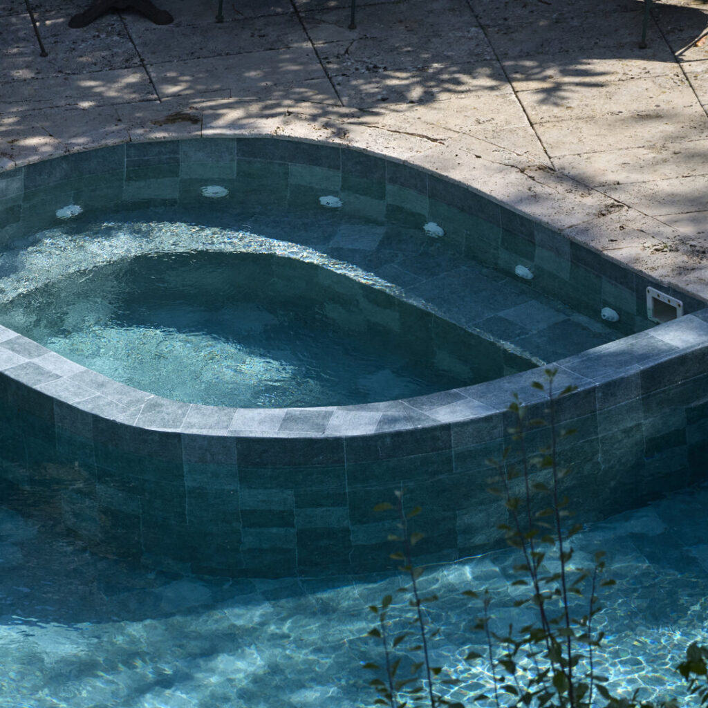 Rénovation Piscine Forme Libre - MB Catusse Piscines & Spas - 2024 3