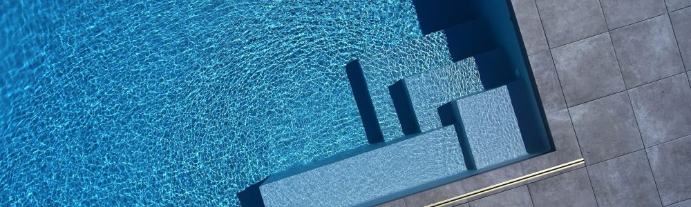 Liner armé sur escalier de piscine