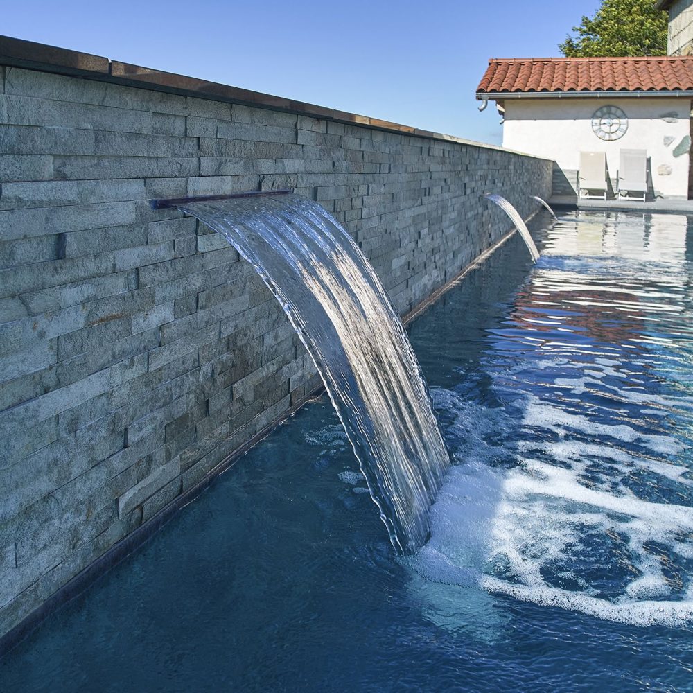 Couloir de nage avec cascades